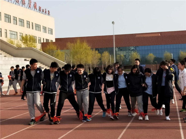 点燃激情，燃烧青春