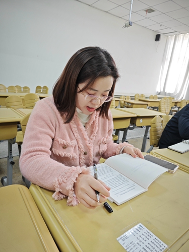 11党员代表张钟文发言